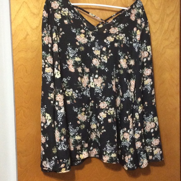 Rue21 Flowered Black Top - Picture 2 of 8